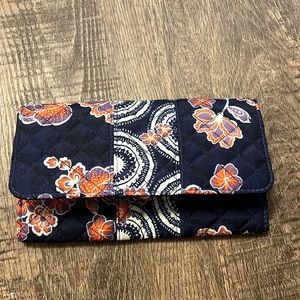 Wallet- button clasp- zipper coin pouch- brand new!